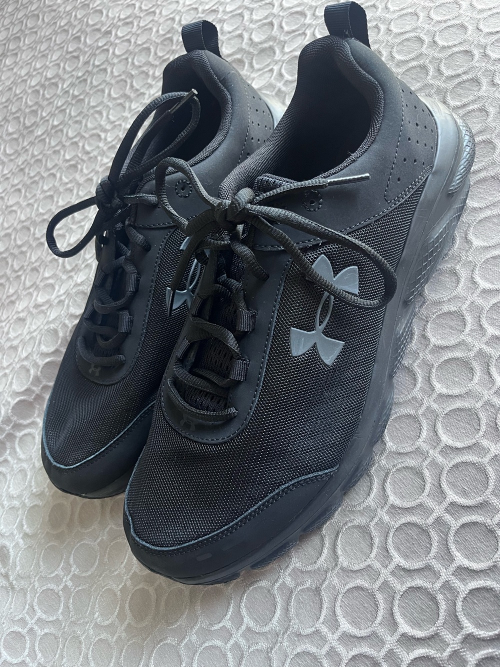 Under Armour Charged Assert Athletic Shoes Size 11